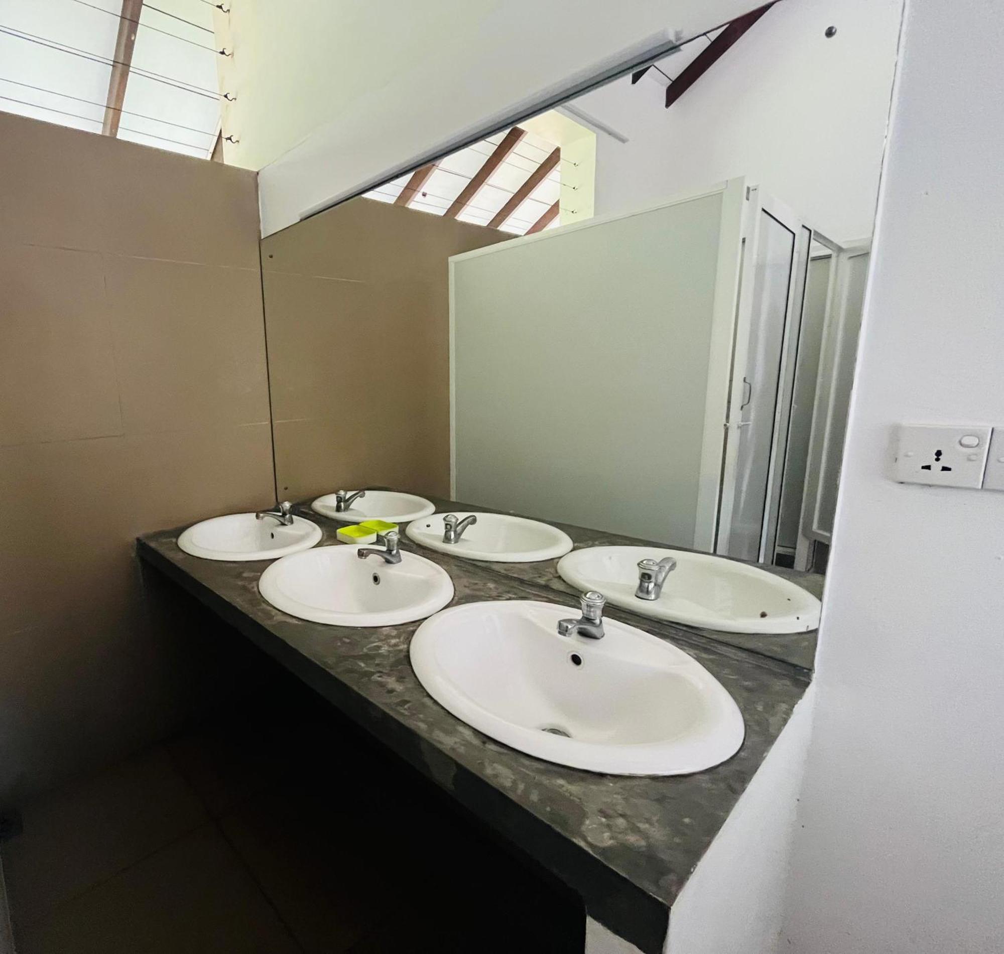 מיריסה The Hostel מראה חיצוני תמונה