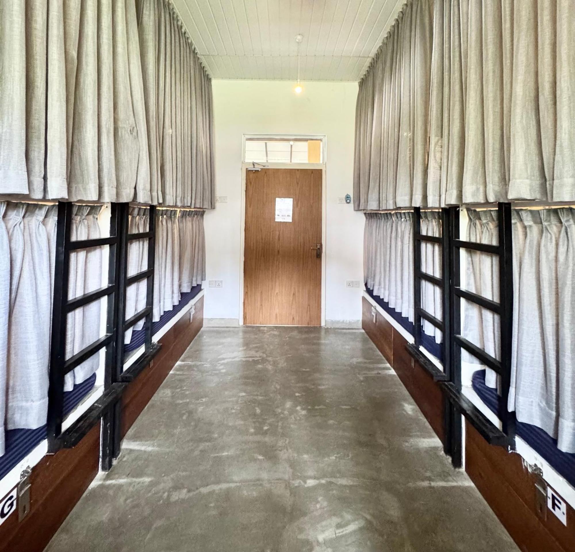 מיריסה The Hostel מראה חיצוני תמונה