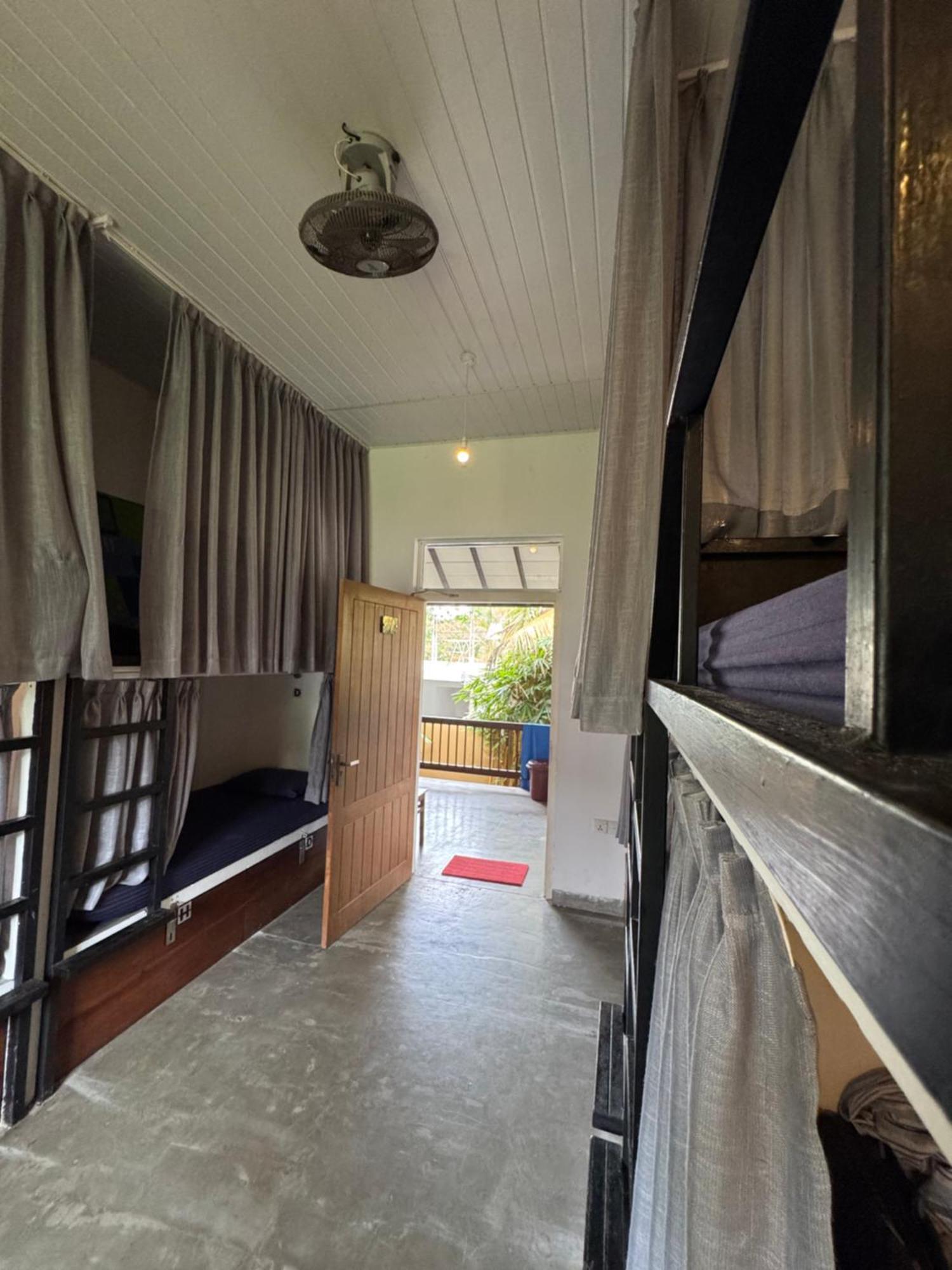 מיריסה The Hostel מראה חיצוני תמונה