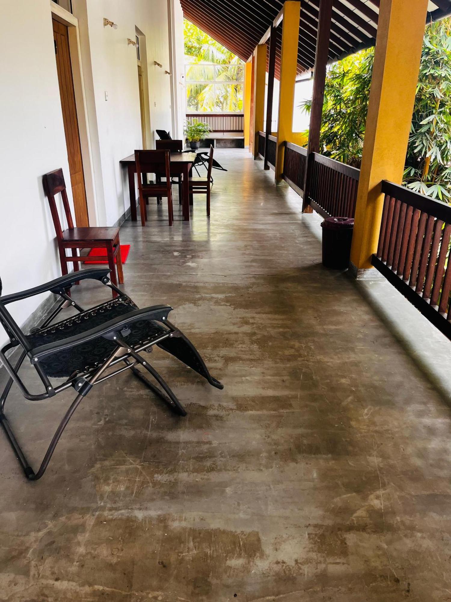 מיריסה The Hostel מראה חיצוני תמונה